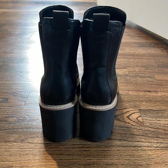 Dole Vita Tobias Black Lug Sole Boots - Picture 3 of 8